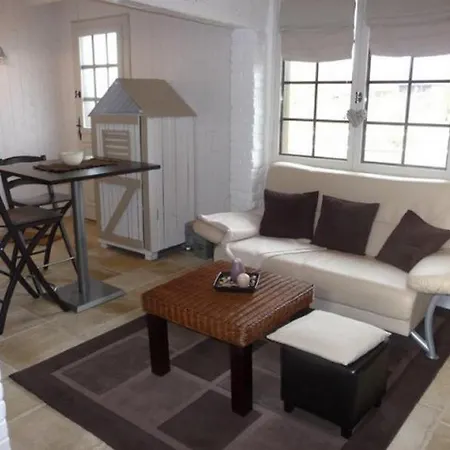 D'hote La Roseraie Bed & Breakfast *